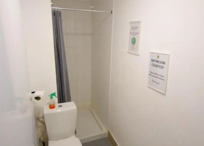 Tropical Work Vandrarhem